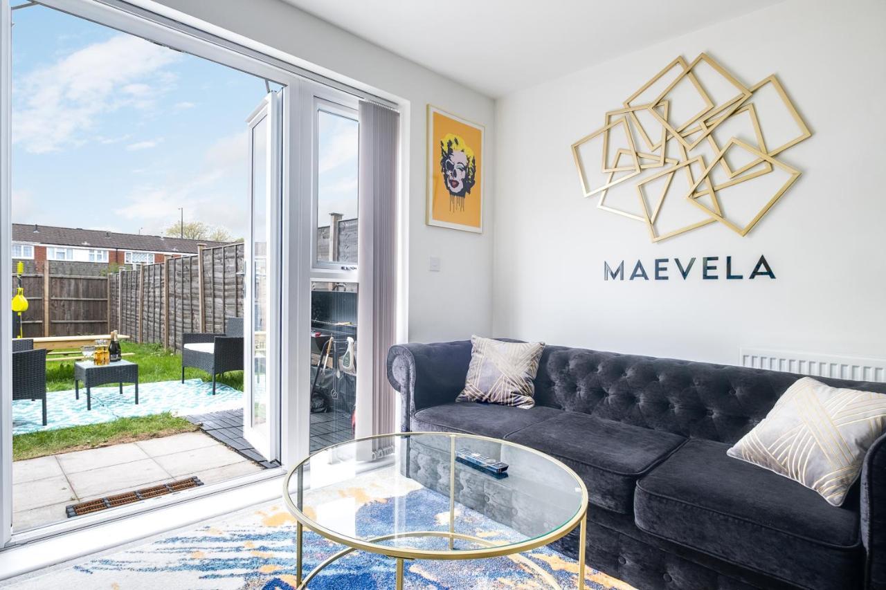 Luxury 2 Bed House City Centre ✘ Bbq & Garden ☆ Family Friendly→ Swingball & Outdoor Furniture - Free Parking → With 50 Inch Smart Tv, Free Netflix & Wifi ✘ Comfy Seating Area - By Maevela Birmingham Exterior photo