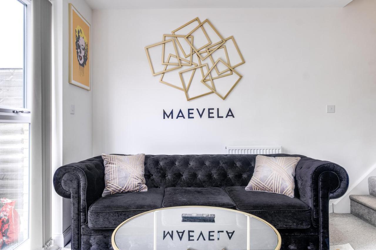 Luxury 2 Bed House City Centre ✘ Bbq & Garden ☆ Family Friendly→ Swingball & Outdoor Furniture - Free Parking → With 50 Inch Smart Tv, Free Netflix & Wifi ✘ Comfy Seating Area - By Maevela Birmingham Exterior photo